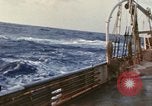 Immagine di Sondaggio oceaniche nave in mare grosso Oceano Pacifico, 1963, secondo 13 filmato di repertorio 65675031521