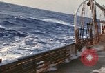 Immagine di Sondaggio oceaniche nave in mare grosso Oceano Pacifico, 1963, secondo 14 filmato di repertorio 65675031521