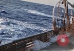 Immagine di Sondaggio oceaniche nave in mare grosso Oceano Pacifico, 1963, secondo 15 filmato di repertorio 65675031521