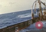Immagine di Sondaggio oceaniche nave in mare grosso Oceano Pacifico, 1963, secondo 18 filmato di repertorio 65675031521