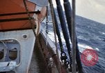 Immagine di Sondaggio oceaniche nave in mare grosso Oceano Pacifico, 1963, secondo 29 filmato di repertorio 65675031521