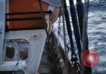 Immagine di Sondaggio oceaniche nave in mare grosso Oceano Pacifico, 1963, secondo 33 filmato di repertorio 65675031521