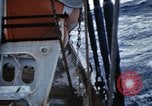 Immagine di Sondaggio oceaniche nave in mare grosso Oceano Pacifico, 1963, secondo 34 filmato di repertorio 65675031521