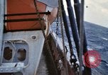 Immagine di Sondaggio oceaniche nave in mare grosso Oceano Pacifico, 1963, secondo 41 filmato di repertorio 65675031521