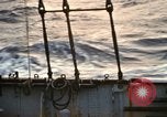 Immagine di Sondaggio oceaniche nave in mare grosso Oceano Pacifico, 1963, secondo 45 filmato di repertorio 65675031521