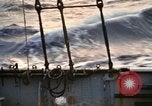 Immagine di Sondaggio oceaniche nave in mare grosso Oceano Pacifico, 1963, secondo 46 filmato di repertorio 65675031521