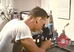Immagine di Oceanic sondaggio laboratorio nave Oceano Pacifico, 1963, secondo 15 filmato di repertorio 65675031522