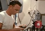 Immagine di Oceanic sondaggio laboratorio nave Oceano Pacifico, 1963, secondo 22 filmato di repertorio 65675031522