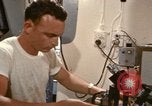 Immagine di Oceanic sondaggio laboratorio nave Oceano Pacifico, 1963, secondo 28 filmato di repertorio 65675031522