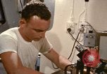 Immagine di Oceanic sondaggio laboratorio nave Oceano Pacifico, 1963, secondo 29 filmato di repertorio 65675031522