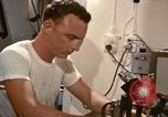 Immagine di Oceanic sondaggio laboratorio nave Oceano Pacifico, 1963, secondo 30 filmato di repertorio 65675031522