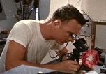 Immagine di Oceanic sondaggio laboratorio nave Oceano Pacifico, 1963, secondo 38 filmato di repertorio 65675031522