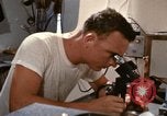 Immagine di Oceanic sondaggio laboratorio nave Oceano Pacifico, 1963, secondo 40 filmato di repertorio 65675031522