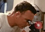 Immagine di Oceanic sondaggio laboratorio nave Oceano Pacifico, 1963, secondo 49 filmato di repertorio 65675031522