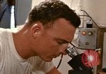 Immagine di Oceanic sondaggio laboratorio nave Oceano Pacifico, 1963, secondo 54 filmato di repertorio 65675031522