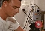 Immagine di Oceanic sondaggio laboratorio nave Oceano Pacifico, 1963, secondo 58 filmato di repertorio 65675031522