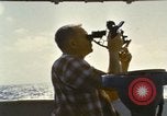 Standbild mit Sextant auf ozeanischen Umfrage Schiff Pazifik, 1963, aus Sekunde 6 historischem Filmmaterial Videoclip 65675031523