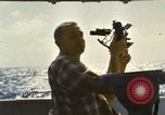 Standbild mit Sextant auf ozeanischen Umfrage Schiff Pazifik, 1963, aus Sekunde 7 historischem Filmmaterial Videoclip 65675031523