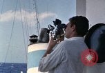 Standbild mit Sextant auf ozeanischen Umfrage Schiff Pazifik, 1963, aus Sekunde 14 historischem Filmmaterial Videoclip 65675031523