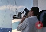 Standbild mit Sextant auf ozeanischen Umfrage Schiff Pazifik, 1963, aus Sekunde 15 historischem Filmmaterial Videoclip 65675031523