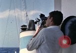Standbild mit Sextant auf ozeanischen Umfrage Schiff Pazifik, 1963, aus Sekunde 17 historischem Filmmaterial Videoclip 65675031523