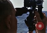 Standbild mit Sextant auf ozeanischen Umfrage Schiff Pazifik, 1963, aus Sekunde 21 historischem Filmmaterial Videoclip 65675031523