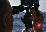 Standbild mit Sextant auf ozeanischen Umfrage Schiff Pazifik, 1963, aus Sekunde 23 historischem Filmmaterial Videoclip 65675031523