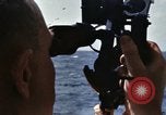 Standbild mit Sextant auf ozeanischen Umfrage Schiff Pazifik, 1963, aus Sekunde 25 historischem Filmmaterial Videoclip 65675031523