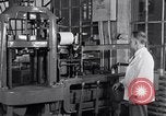 Immagine di Laboratorio di Ford pianta in acciaio United States USA, 1937, secondo 18 filmato di repertorio 65675031528