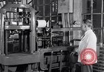 Immagine di Laboratorio di Ford pianta in acciaio United States USA, 1937, secondo 21 filmato di repertorio 65675031528