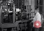 Immagine di Laboratorio di Ford pianta in acciaio United States USA, 1937, secondo 23 filmato di repertorio 65675031528