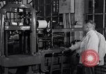 Immagine di Laboratorio di Ford pianta in acciaio United States USA, 1937, secondo 24 filmato di repertorio 65675031528