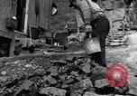 Immagine di Città Steelmill durante la depressione United States USA, 1939, secondo 36 filmato di repertorio 65675031538