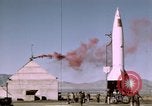 Standbild V-2 Rakete Alamogordo New Mexico USA, 1945, aus Sekunde 14 historischem Filmmaterial Videoclip 65675031548