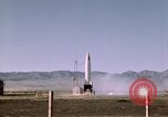 Standbild V-2 Rakete Alamogordo New Mexico USA, 1945, aus Sekunde 43 historischem Filmmaterial Videoclip 65675031548
