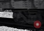 Standbild Vintage Lokomotive der Zug nähert sich United States USA, 1951, aus Sekunde 22 historischem Filmmaterial Videoclip 65675031552