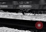 Standbild Vintage Lokomotive der Zug nähert sich United States USA, 1951, aus Sekunde 26 historischem Filmmaterial Videoclip 65675031552