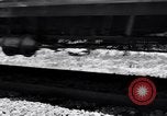 Standbild Vintage Lokomotive der Zug nähert sich United States USA, 1951, aus Sekunde 31 historischem Filmmaterial Videoclip 65675031552