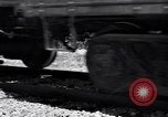Standbild Vintage Lokomotive der Zug nähert sich United States USA, 1951, aus Sekunde 32 historischem Filmmaterial Videoclip 65675031552