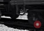 Standbild Vintage Lokomotive der Zug nähert sich United States USA, 1951, aus Sekunde 34 historischem Filmmaterial Videoclip 65675031552