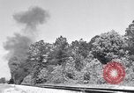 Standbild Vintage Lokomotive der Zug nähert sich United States USA, 1951, aus Sekunde 41 historischem Filmmaterial Videoclip 65675031552