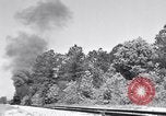 Standbild Vintage Lokomotive der Zug nähert sich United States USA, 1951, aus Sekunde 47 historischem Filmmaterial Videoclip 65675031552