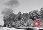 Standbild Vintage Lokomotive der Zug nähert sich United States USA, 1951, aus Sekunde 49 historischem Filmmaterial Videoclip 65675031552