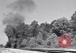 Standbild Vintage Lokomotive der Zug nähert sich United States USA, 1951, aus Sekunde 51 historischem Filmmaterial Videoclip 65675031552