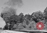 Standbild Vintage Lokomotive der Zug nähert sich United States USA, 1951, aus Sekunde 53 historischem Filmmaterial Videoclip 65675031552