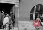 Immagine di Disoccupati americani Africani in grande depressione South Carolina United States USA, 1936, secondo 20 filmato di repertorio 65675031564