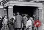 Immagine di Disoccupati americani Africani in grande depressione South Carolina United States USA, 1936, secondo 25 filmato di repertorio 65675031564