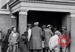 Immagine di Disoccupati americani Africani in grande depressione South Carolina United States USA, 1936, secondo 26 filmato di repertorio 65675031564
