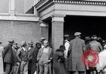 Immagine di Disoccupati americani Africani in grande depressione South Carolina United States USA, 1936, secondo 32 filmato di repertorio 65675031564