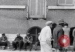 Immagine di Disoccupati americani Africani in grande depressione South Carolina United States USA, 1936, secondo 41 filmato di repertorio 65675031564